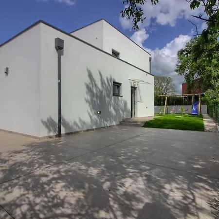 Mit Privatpool Fuer 8 Personen Ca 175 Qm In Sisan, Istrien Suedkueste Von Istrien * Šišan