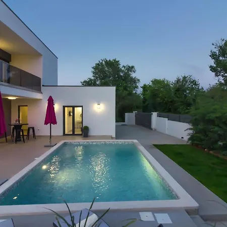 Holiday home Mit Privatpool Fuer 8 Personen Ca 175 Qm In Sisan, Istrien Suedkueste Von Istrien Sisan