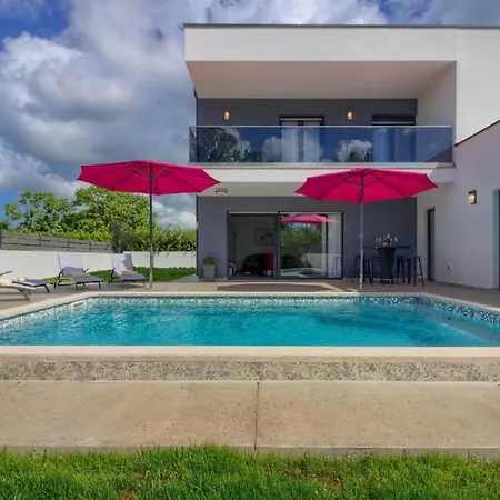 Holiday home Mit Privatpool Fuer 8 Personen Ca 175 Qm In Sisan, Istrien Suedkueste Von Istrien *