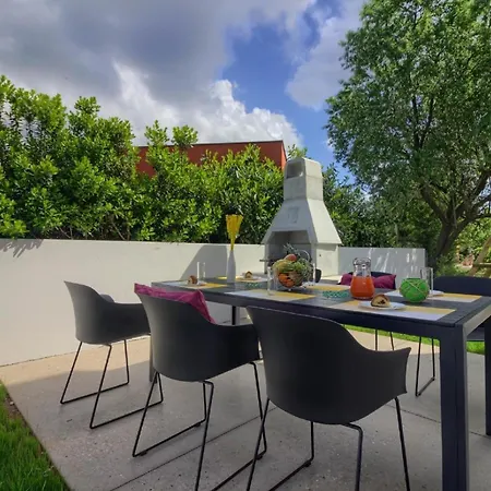 בית נופש Mit Privatpool Fuer 8 Personen Ca 175 Qm In Sisan, Istrien Suedkueste Von Istrien *