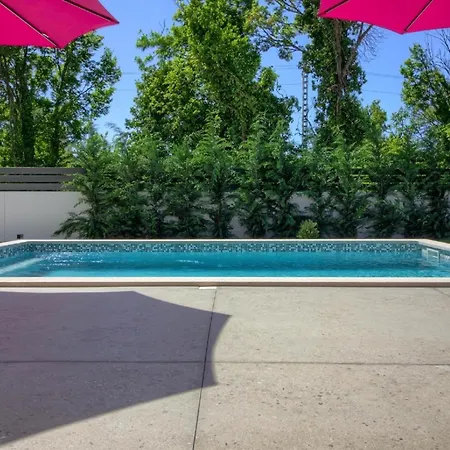 Mit Privatpool Fuer 8 Personen Ca 175 Qm In Sisan, Istrien Suedkueste Von Istrien Holiday home